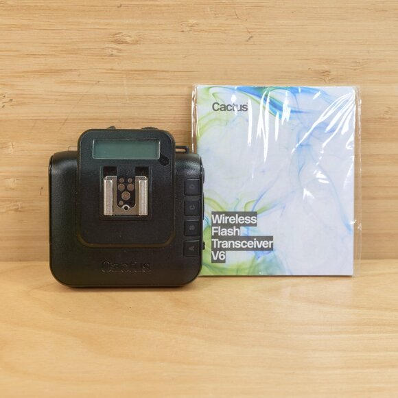 Cactus V6 Wireless Flash Transceiver (Universal) - Picture 1 of 5